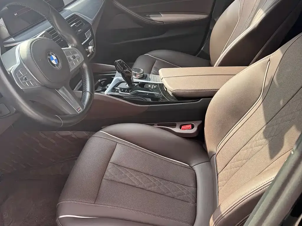 BMW 5 Series 2024 из CN, фото 8