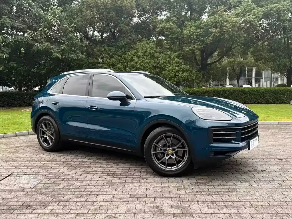 Porsche Cayenne — фото 1