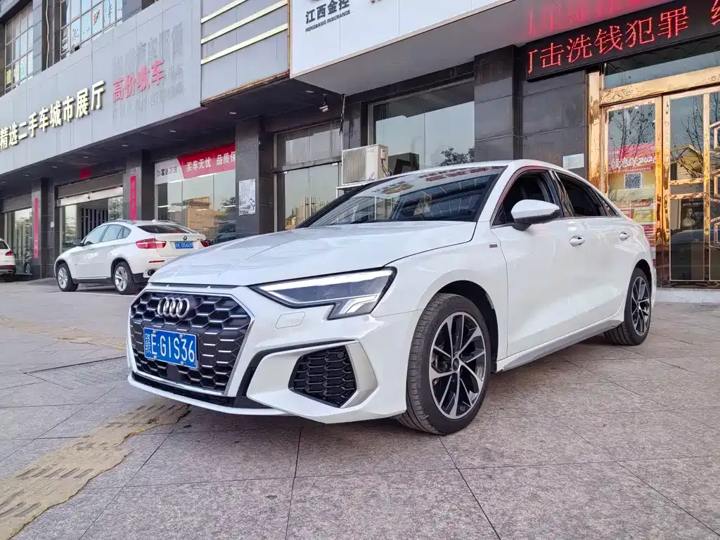 Audi A3 2023 из CN, фото 1