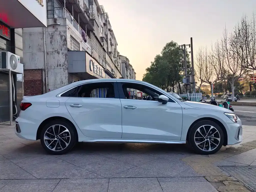 Audi A3 2023 из CN, фото 9