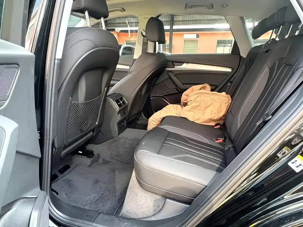 Audi Q5L 2021 из CN, фото 5