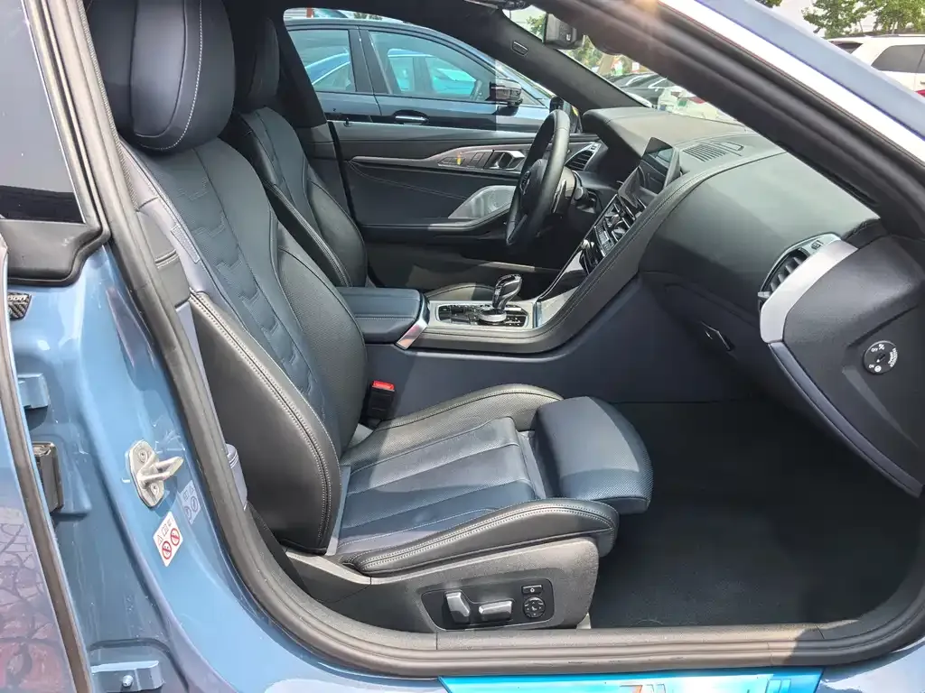 BMW 8 Series 2021 из CN, фото 3