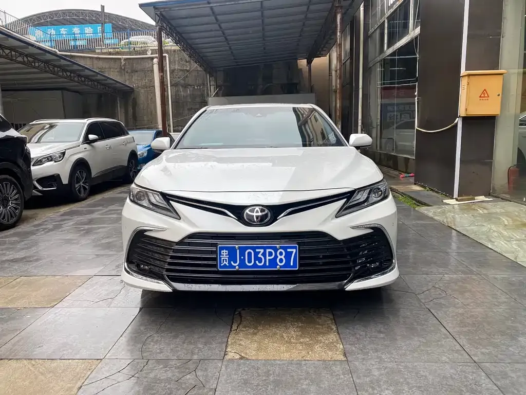Toyota Camry — фото 7