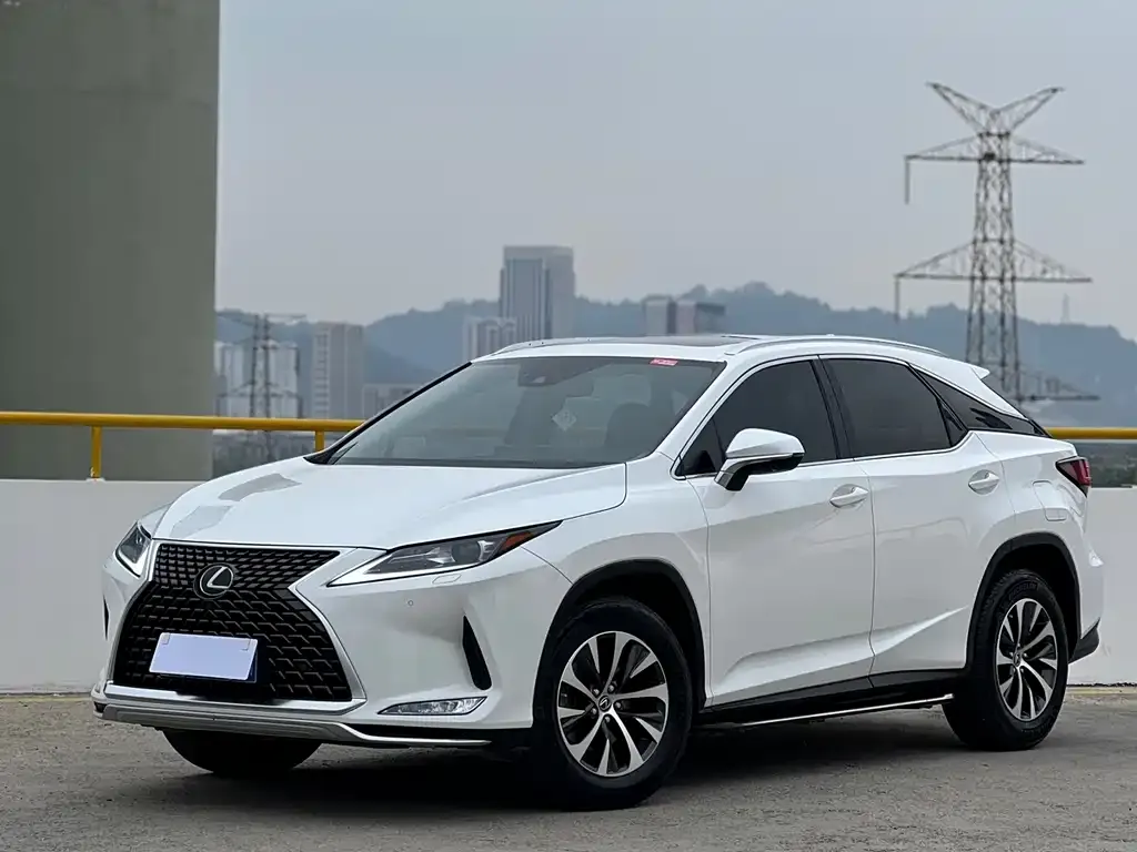 Lexus RX — фото 1