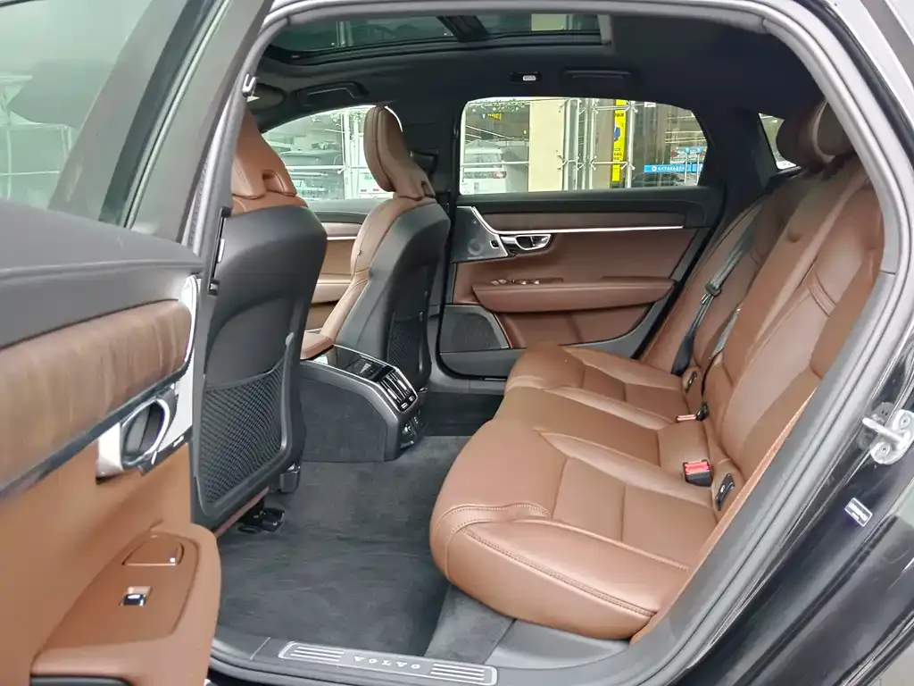 Volvo S90 — фото 2