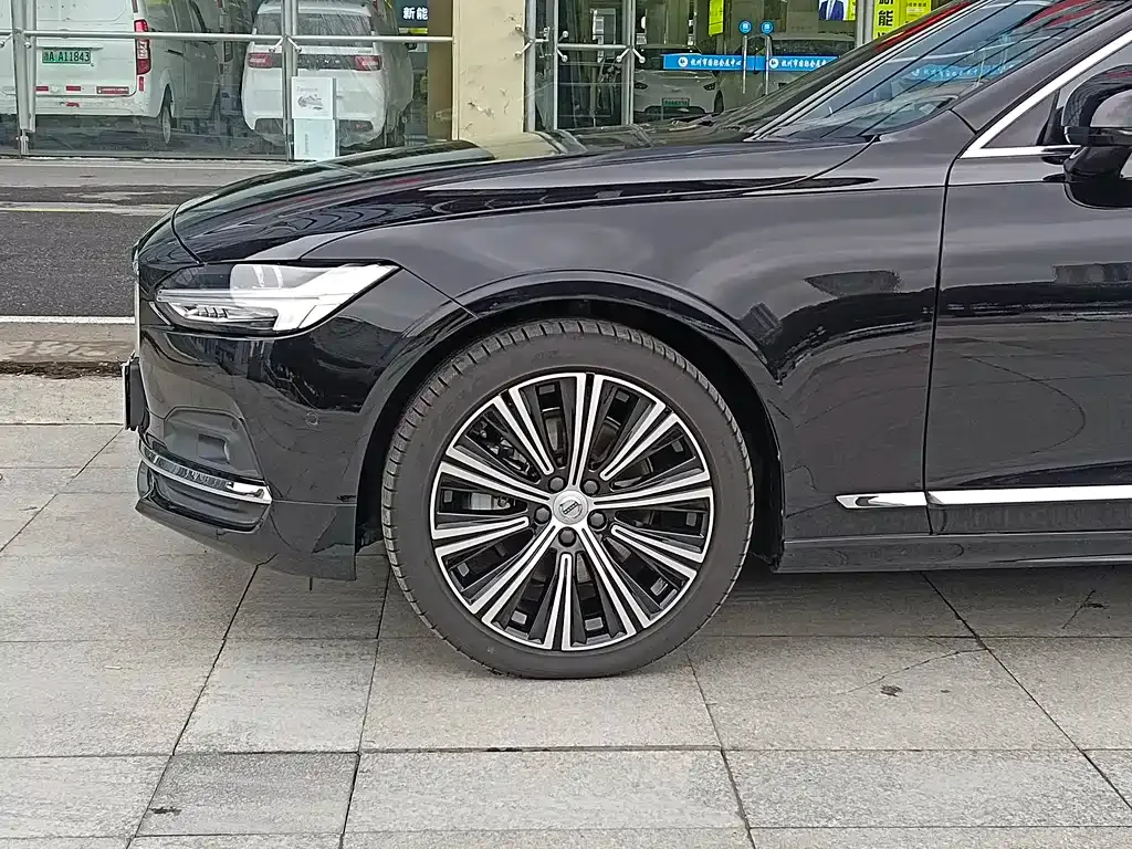 Volvo S90 — фото 8