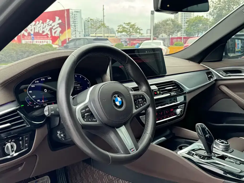 BMW 5 Series — фото 8