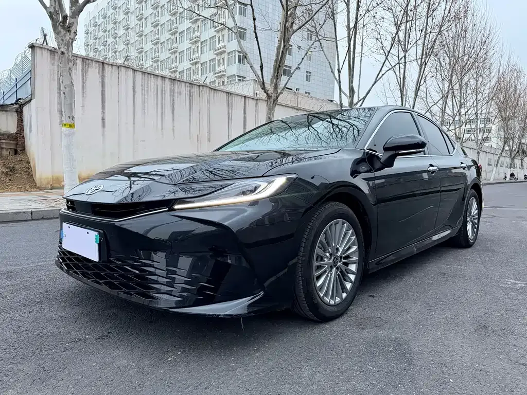 Toyota Camry 2025 из CN, фото 1