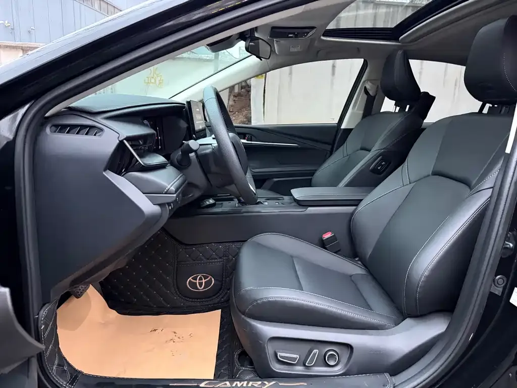 Toyota Camry 2025 из CN, фото 3