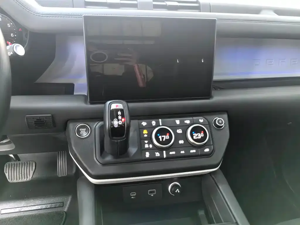 Land Rover Defender 2023 из CN, фото 2