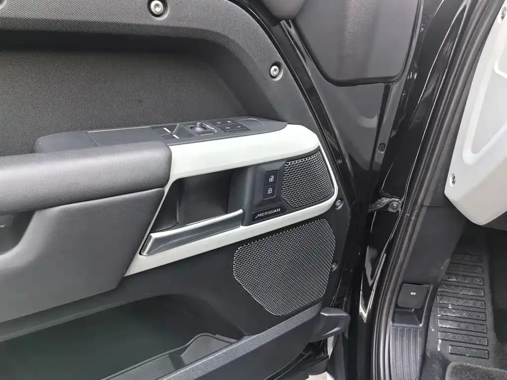 Land Rover Defender 2023 из CN, фото 10