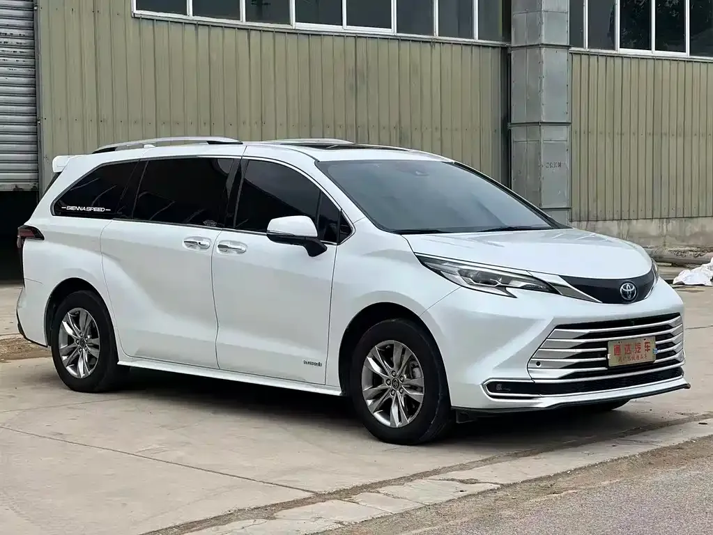 Toyota Sienna 2024 из CN, фото 5