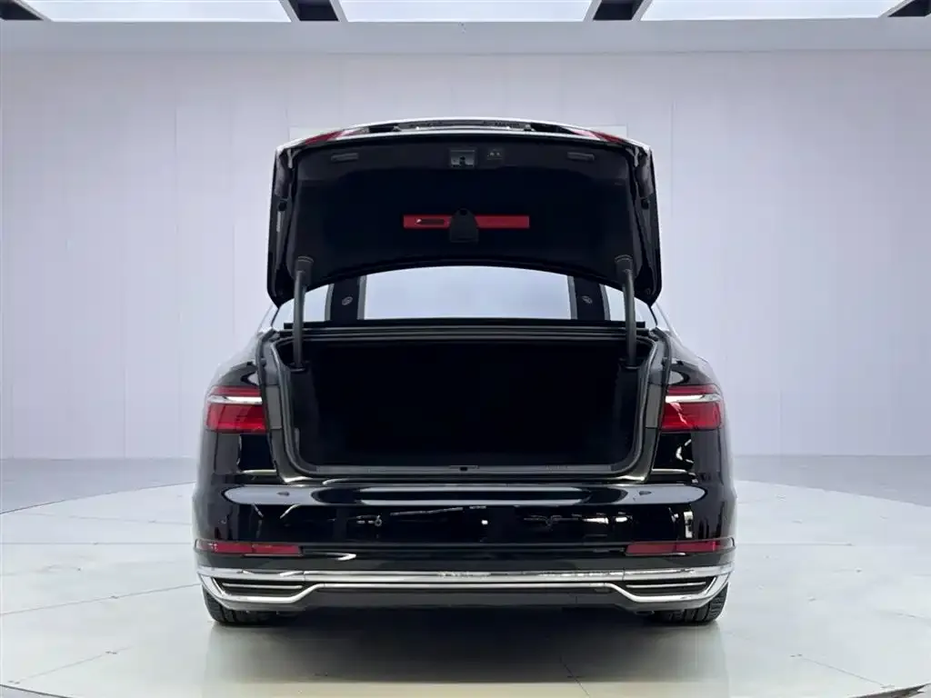 Audi A8 2022 из CN, фото 9