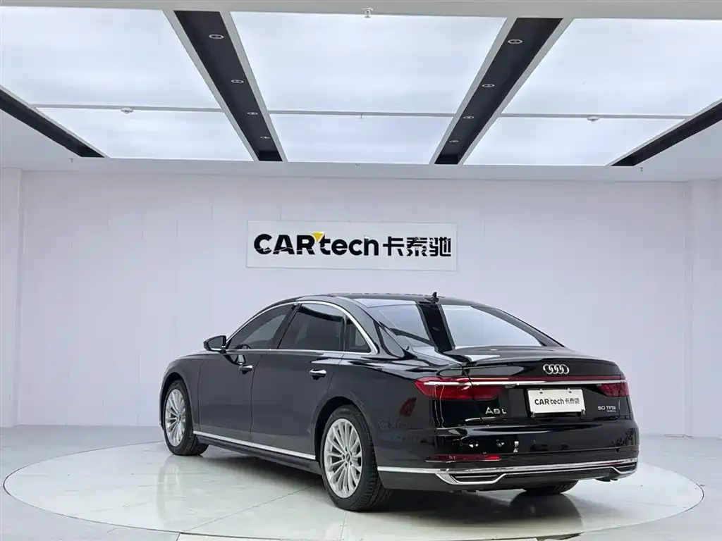 Audi A8 2022 из CN, фото 4