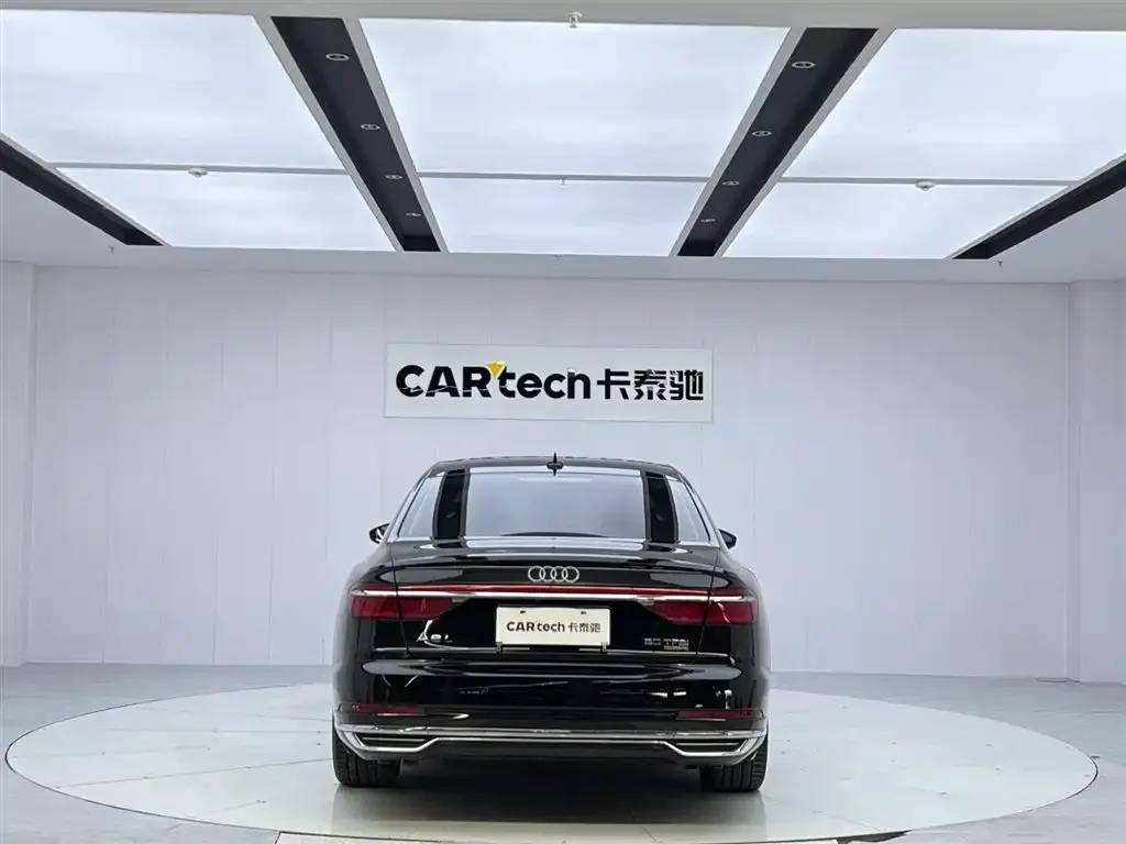 Audi A8 2022 из CN, фото 2