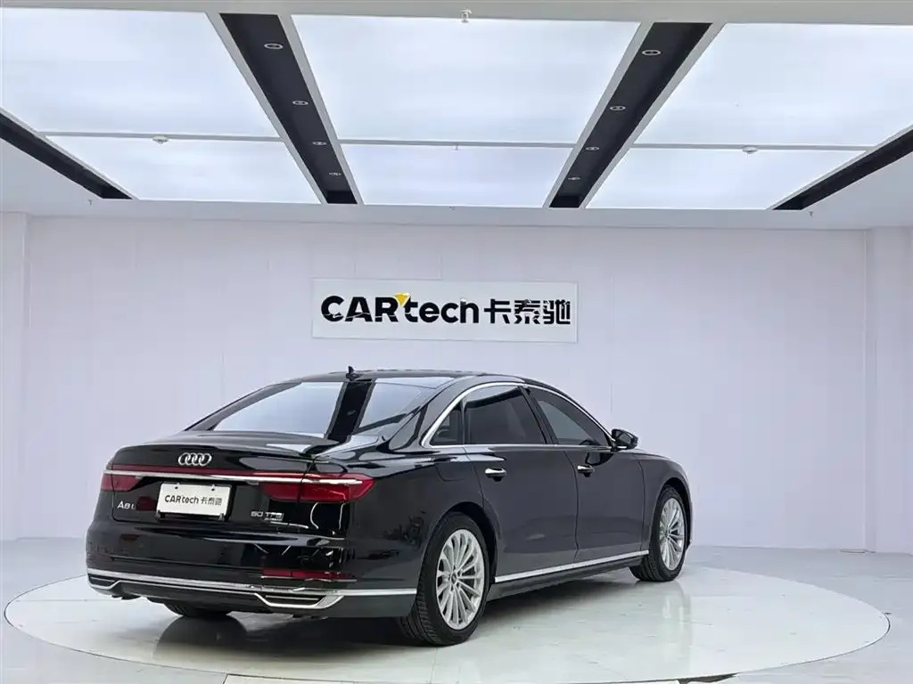 Audi A8 2022 из CN, фото 3