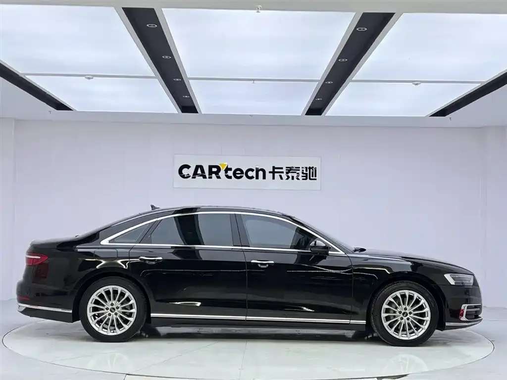 Audi A8 2022 из CN, фото 5