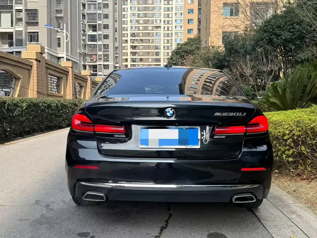 BMW 5 Series — фото 2