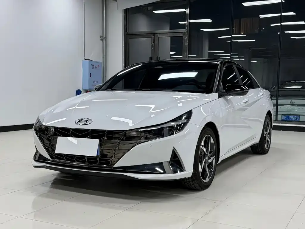 Hyundai Elantra 2023 из CN, фото 1
