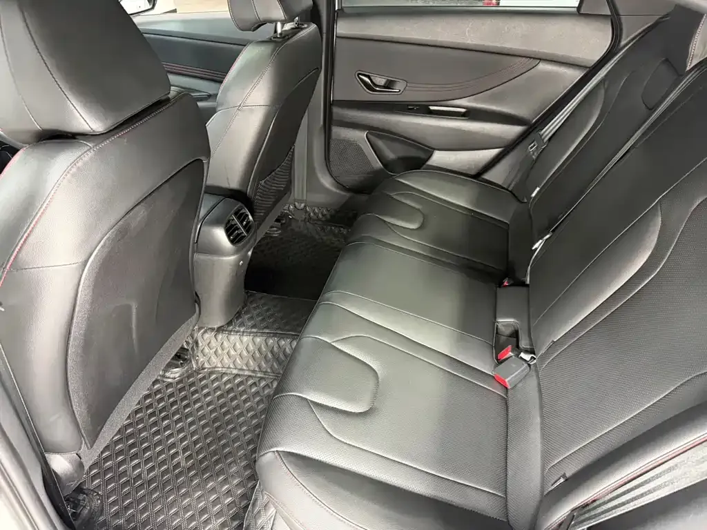 Hyundai Elantra 2023 из CN, фото 8