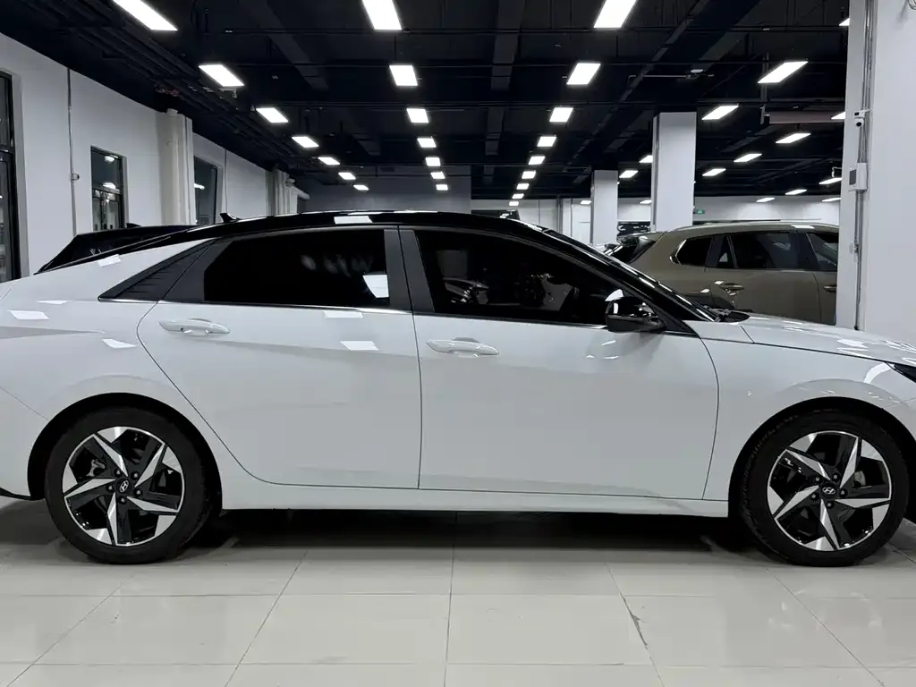 Hyundai Elantra 2023 из CN, фото 6