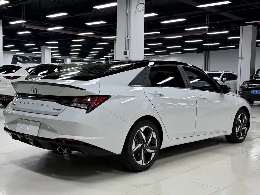 Hyundai Elantra 2023 из CN, фото 5