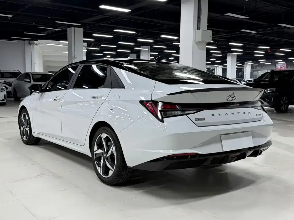 Hyundai Elantra 2023 из CN, фото 9