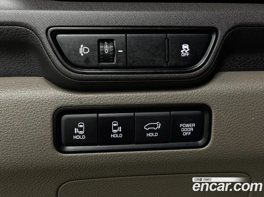 Kia Carnival — фото 10