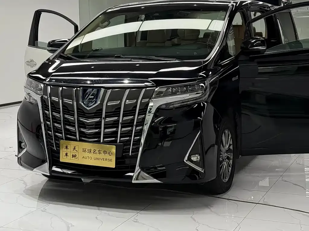 Toyota Alphard — фото 8