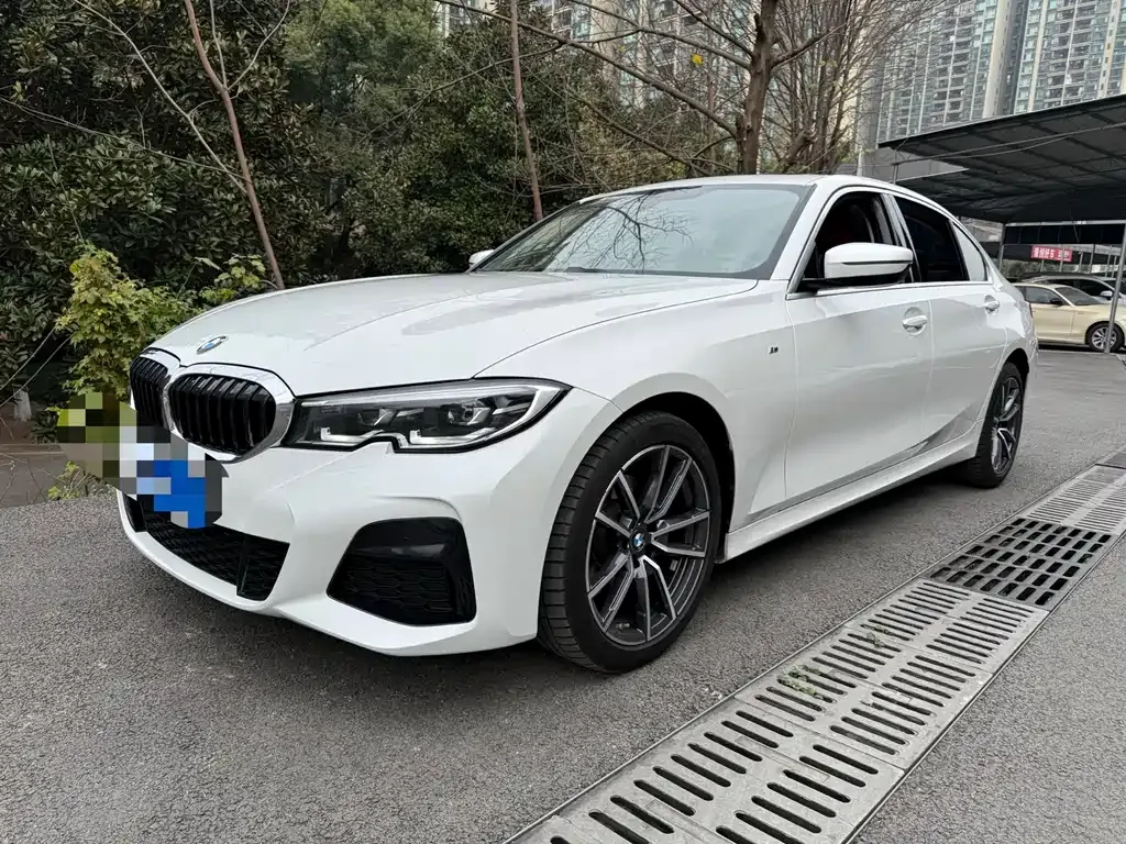 BMW 3 Series 2022 из CN, фото 1