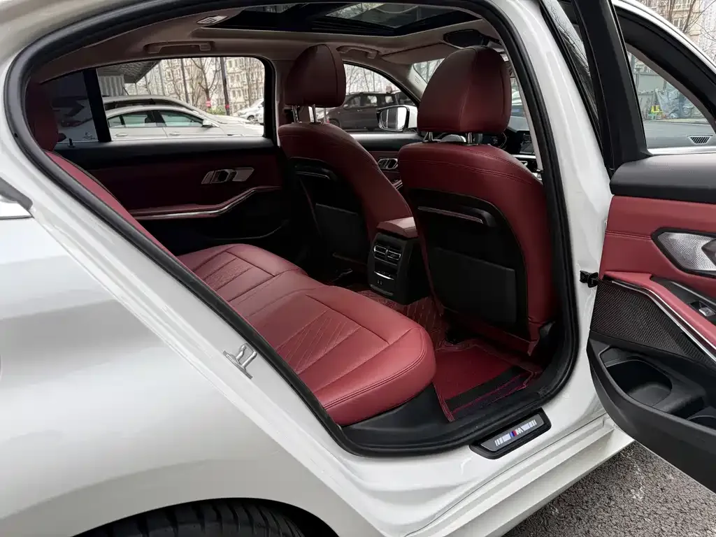 BMW 3 Series 2022 из CN, фото 10
