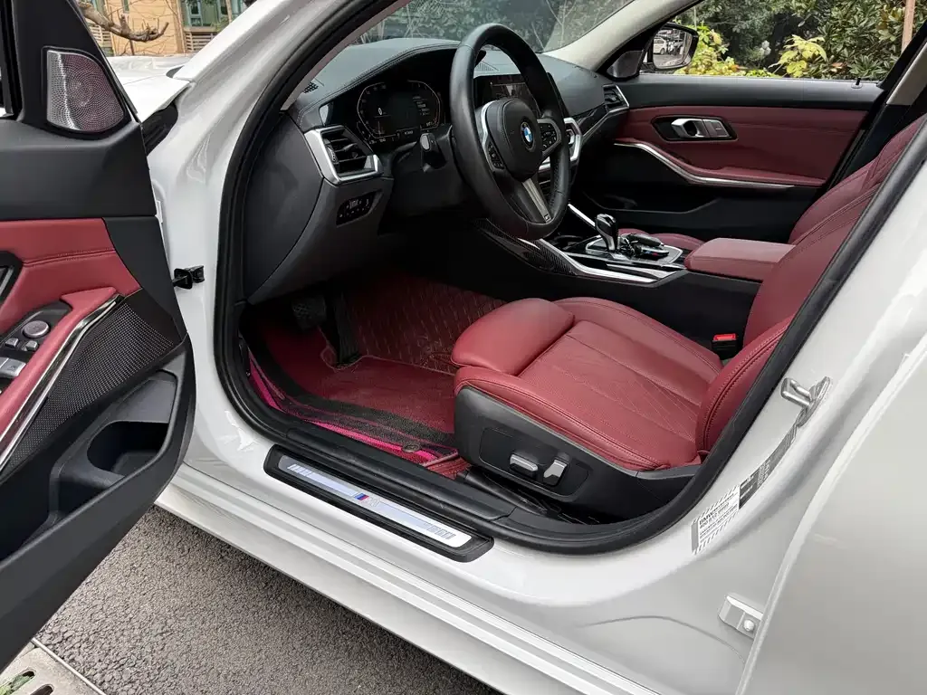 BMW 3 Series 2022 из CN, фото 2