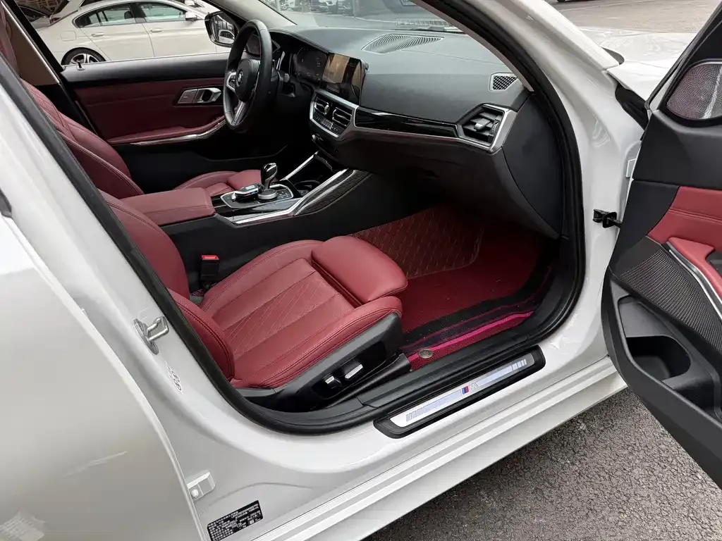 BMW 3 Series 2022 из CN, фото 9