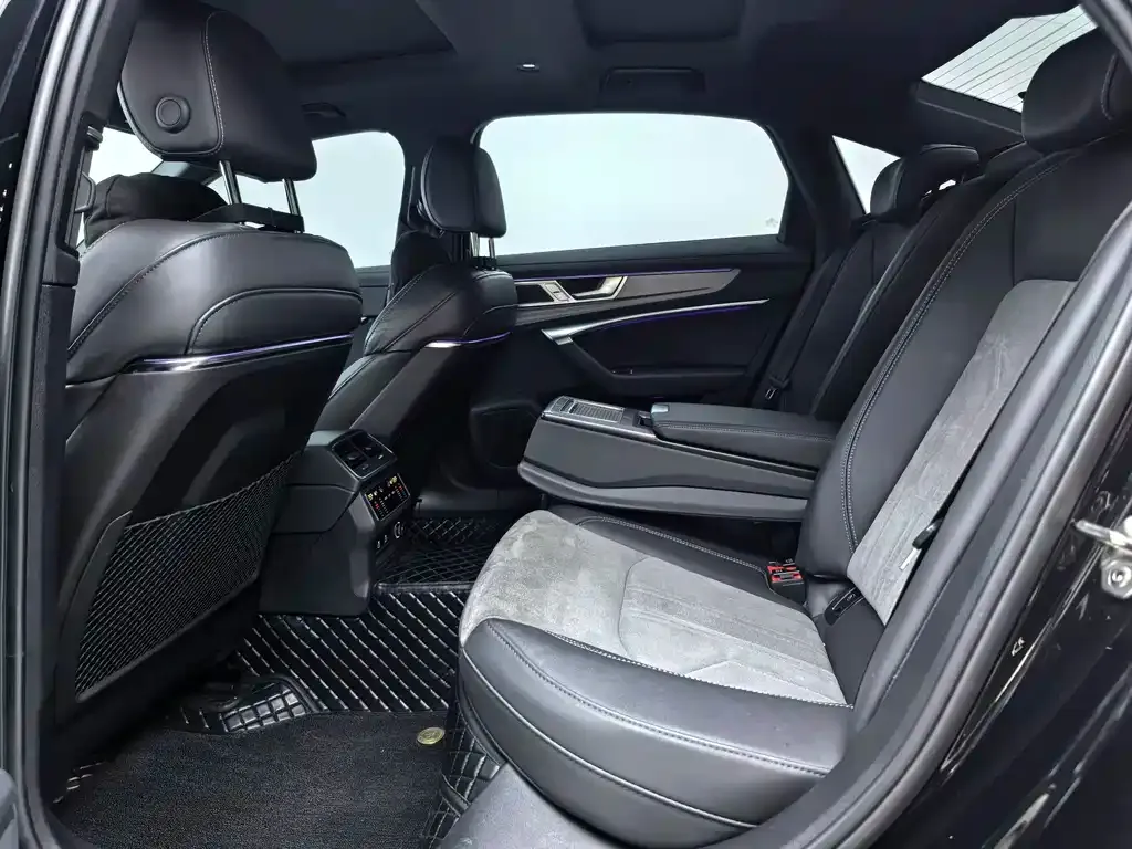Audi A6L 2024 из CN, фото 8