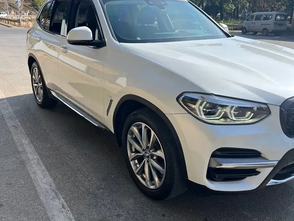 BMW X3 — фото 10