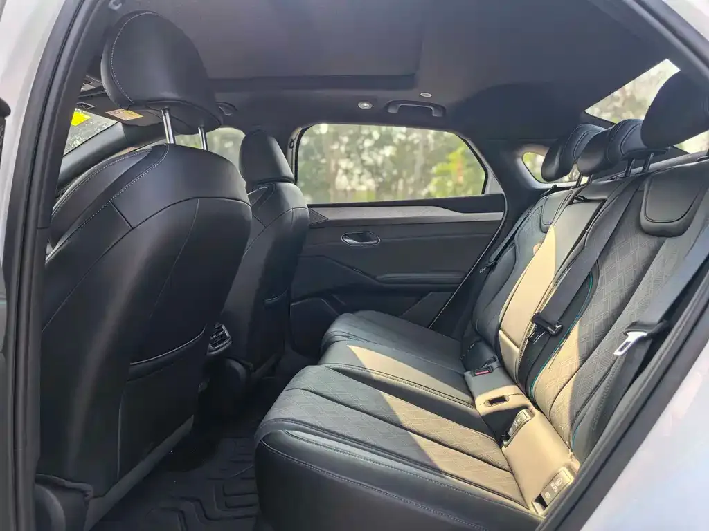 BYD Qin L 2025 из CN, фото 2