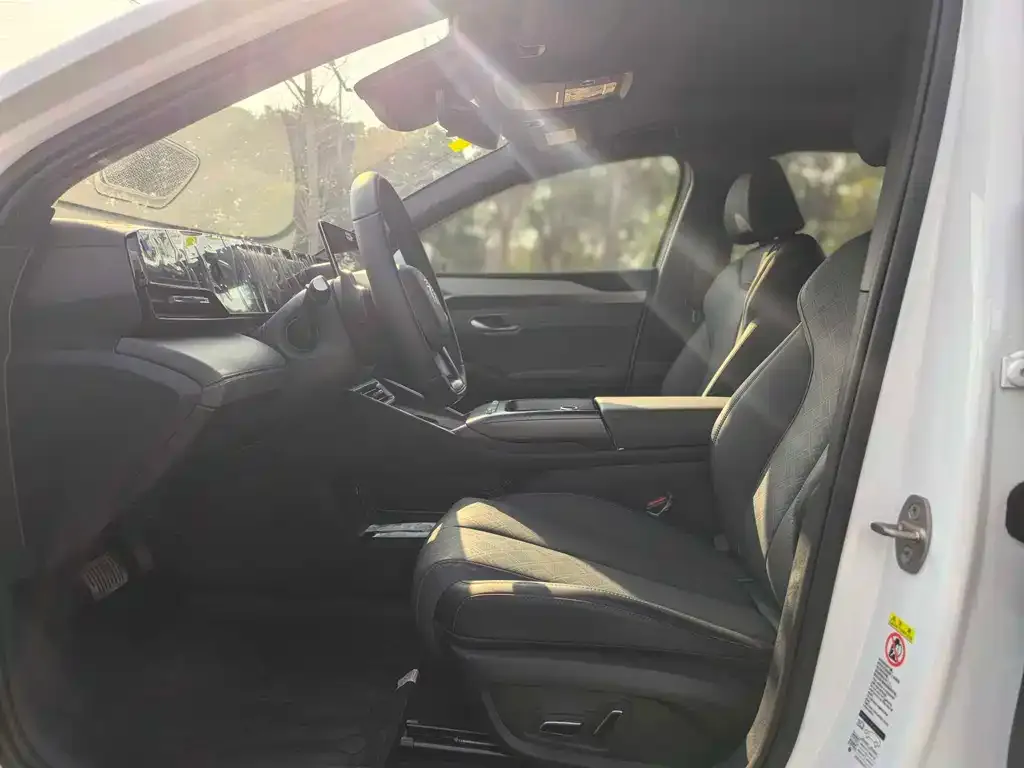 BYD Qin L 2025 из CN, фото 5
