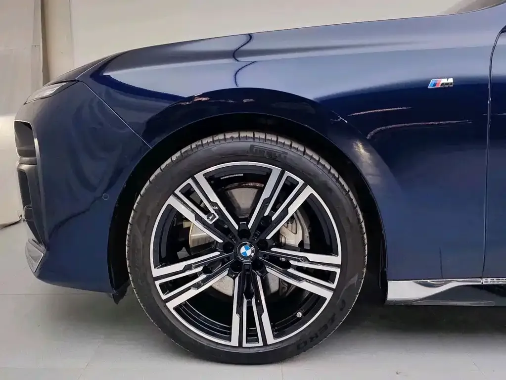 BMW 7 Series 2023 из CN, фото 3