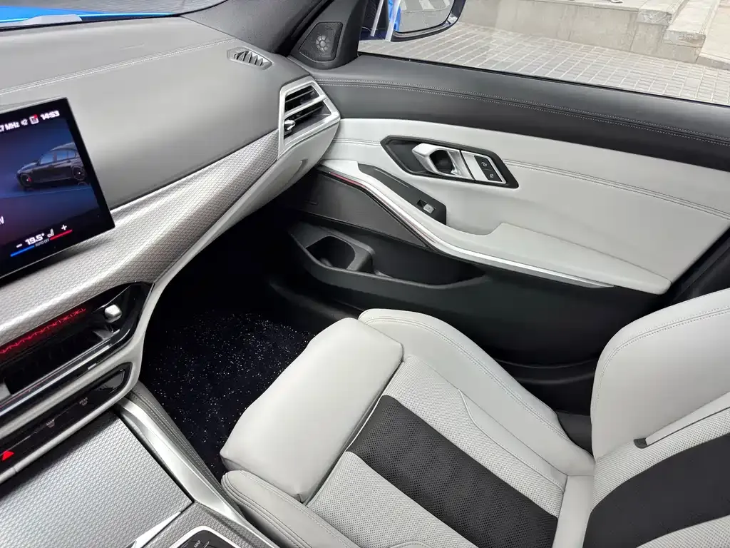 BMW M3 2025 из CN, фото 5
