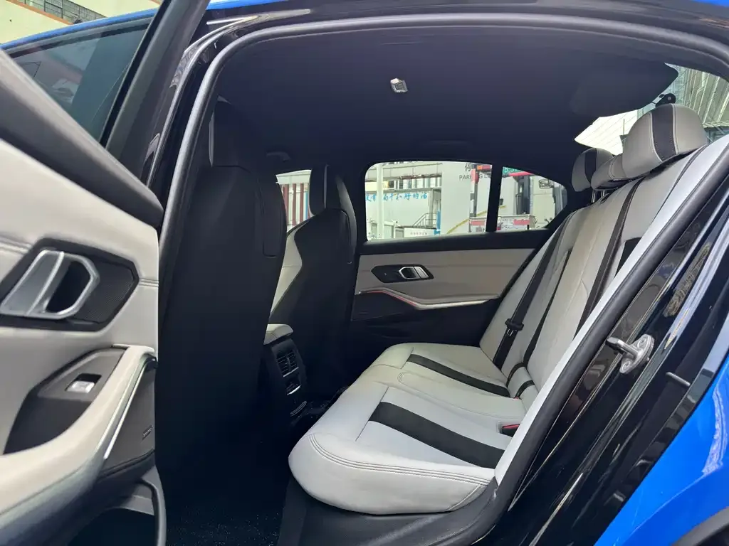 BMW M3 2025 из CN, фото 3