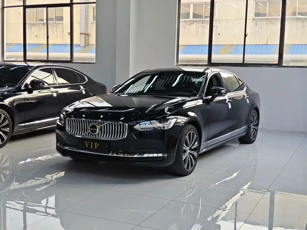Volvo S90 — фото 1