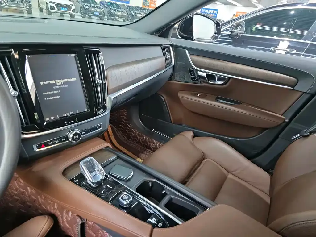 Volvo S90 — фото 10
