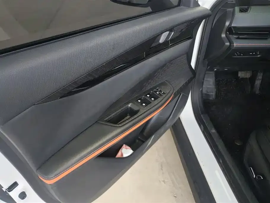 Changan UNI-V 2023 из CN, фото 2