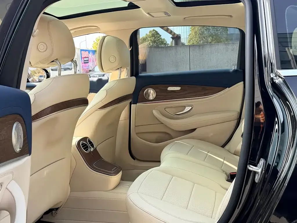 Mercedes-Benz E-Class 2023 из CN, фото 7