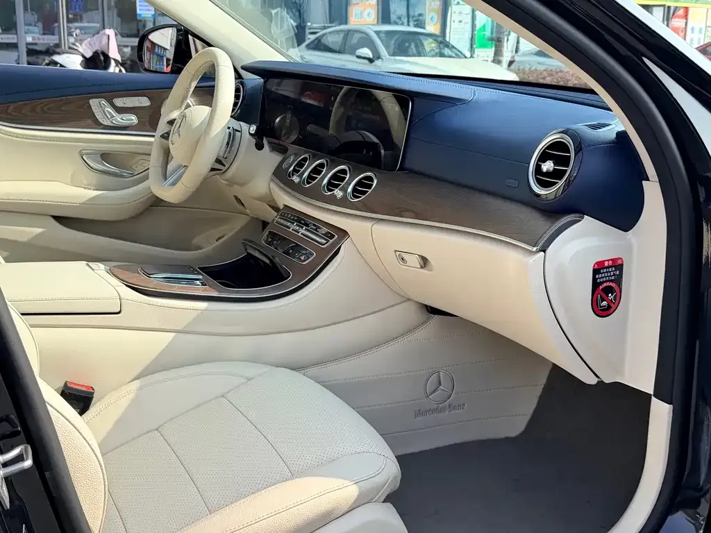 Mercedes-Benz E-Class 2023 из CN, фото 4