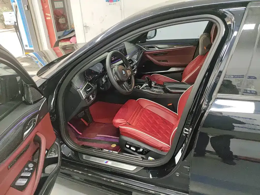 BMW 5 Series 2023 из CN, фото 8
