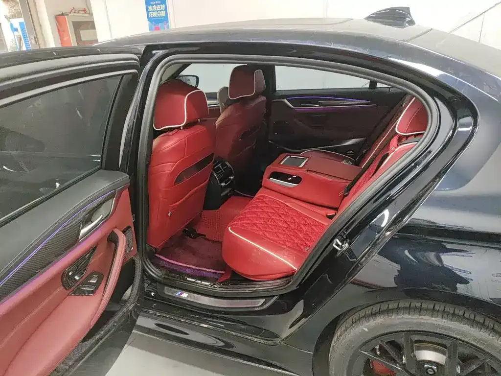 BMW 5 Series 2023 из CN, фото 2