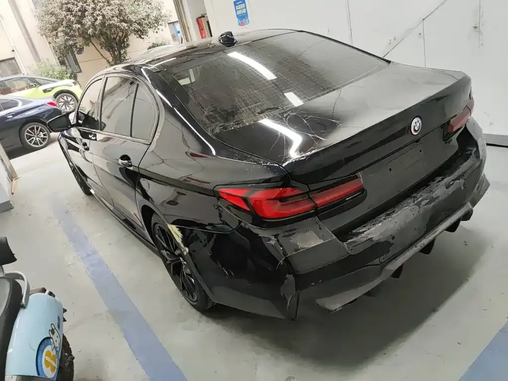 BMW 5 Series 2023 из CN, фото 6