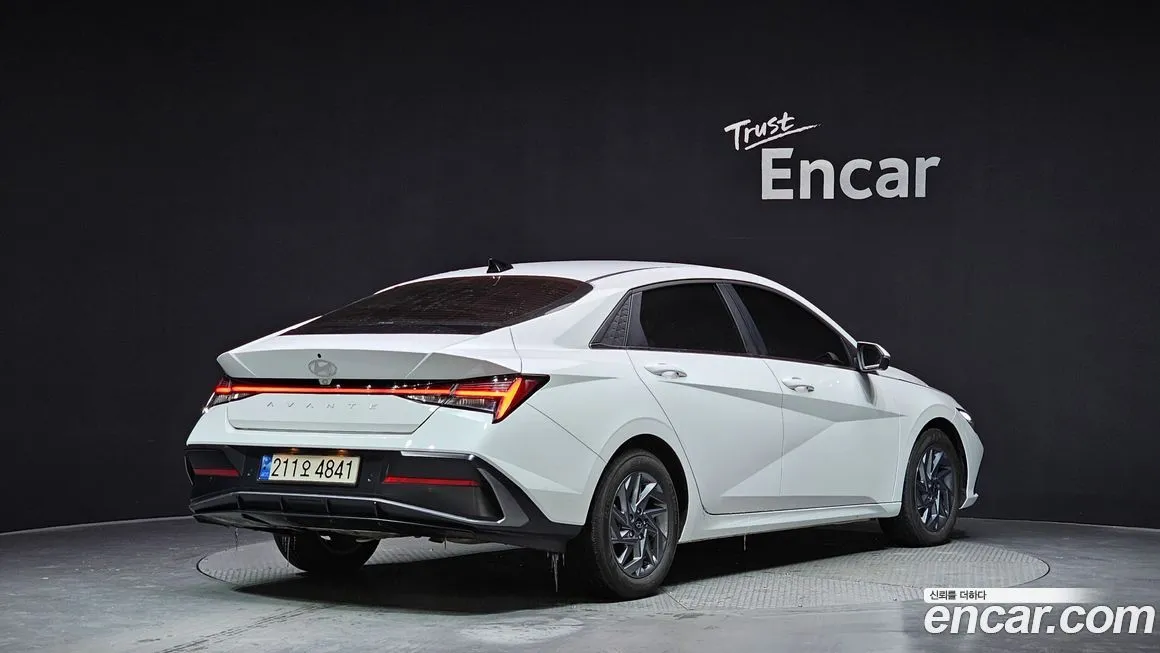 Hyundai AVANTE — фото 2