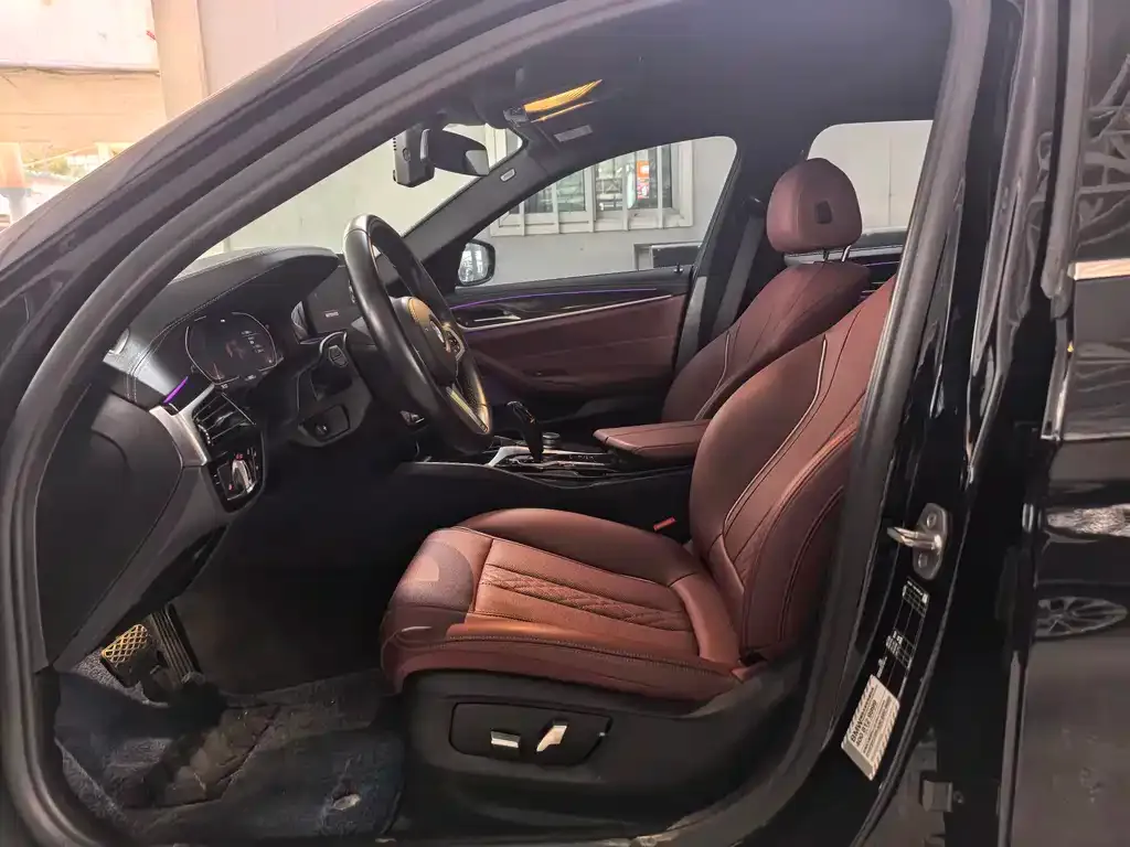 BMW 5 Series 2022 из CN, фото 3